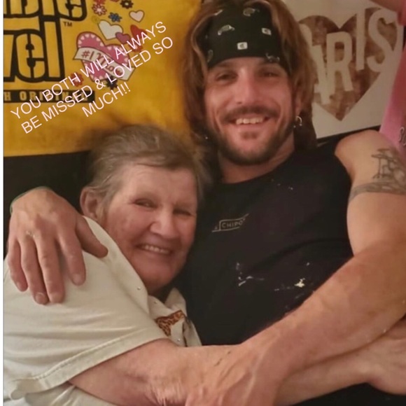 HATS/ACCESSORIES - Picture 5 of 13